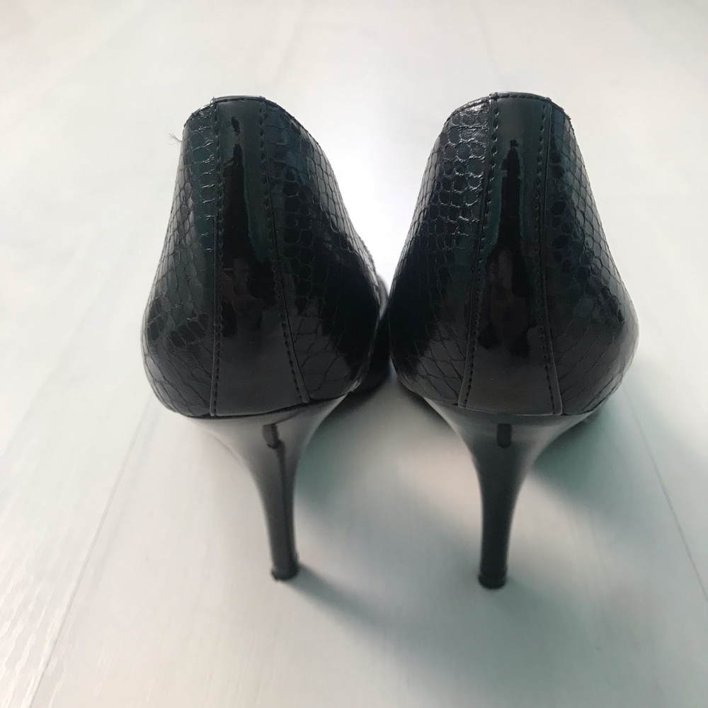 Carlos Santana | Black Snake Print Open Toe Heels - Picture 4 of 5